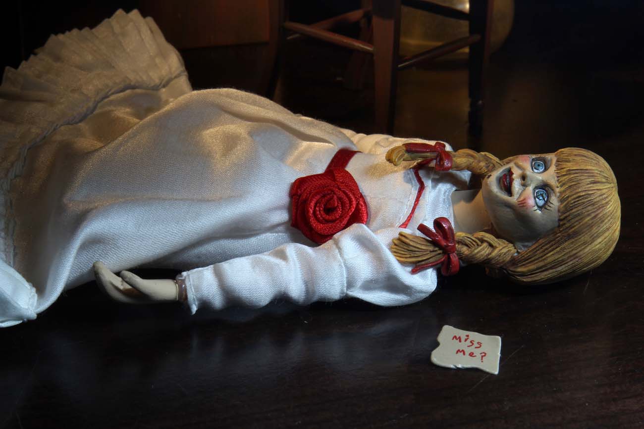 Annabelle  comes home Neca