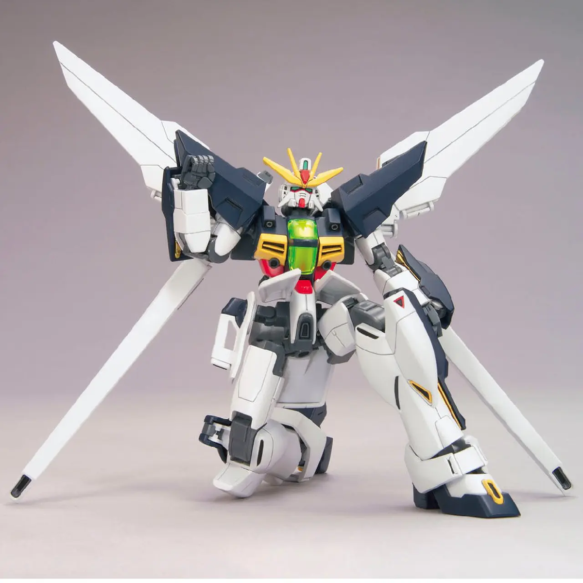 Gundam Double X HG 1/144 armado en pose sobre una rodilla